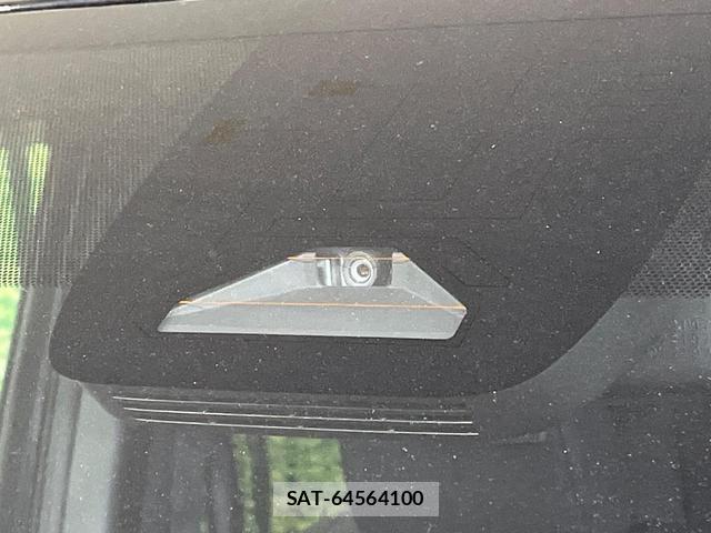 Toyota VOXY 2022-04 8362769-4