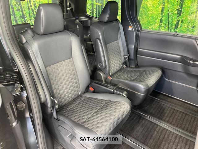 Toyota VOXY 2022-04 8362769-8