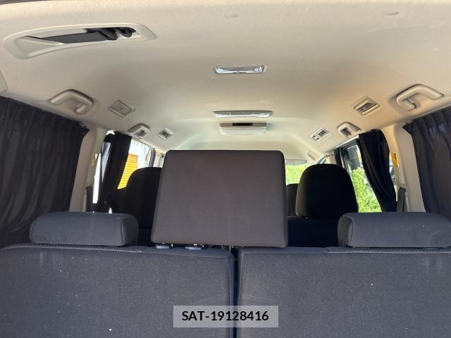 Toyota VOXY 2013-09 8362884-16