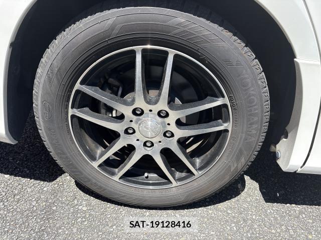 Toyota VOXY 2013-09 8362884-8