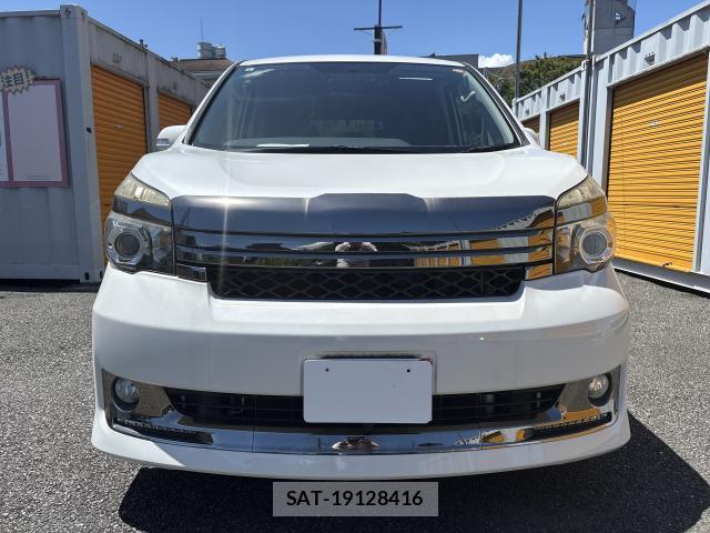 Toyota VOXY 2013-09 8362884-9