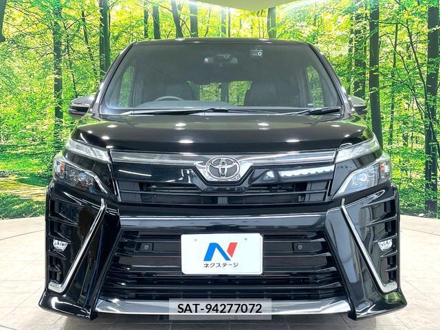 Toyota VOXY 2021-05 8362928-14