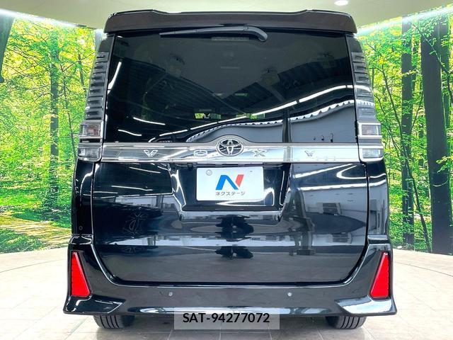 Toyota VOXY 2021-05 8362928-15