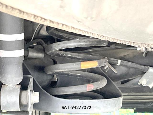 Toyota VOXY 2021-05 8362928-19