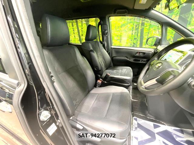 Toyota VOXY 2021-05 8362928-7