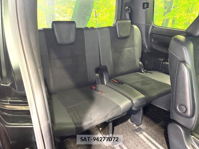 Toyota VOXY 2021-05 8362928-9