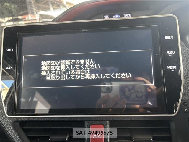 Toyota VOXY 2017-07 8363018-1