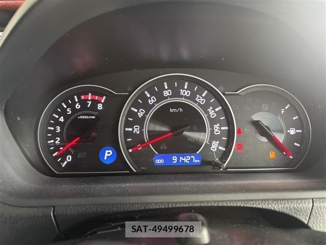 Toyota VOXY 2017-07 8363018-2