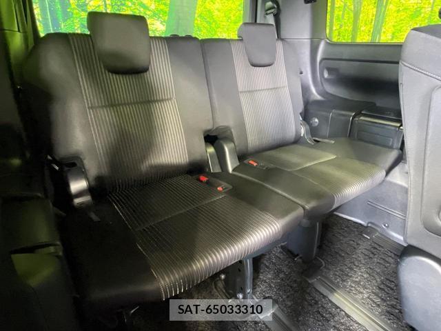 Toyota VOXY 2017-12 8363049-10