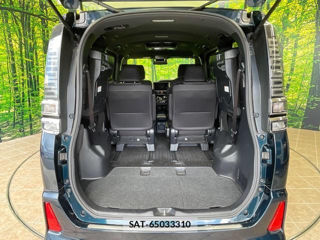 Toyota VOXY 2017-12 8363049-11