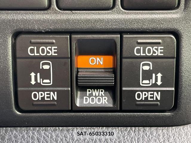 Toyota VOXY 2017-12 8363049-3