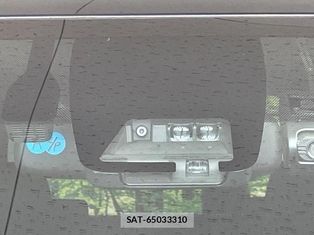 Toyota VOXY 2017-12 8363049-7