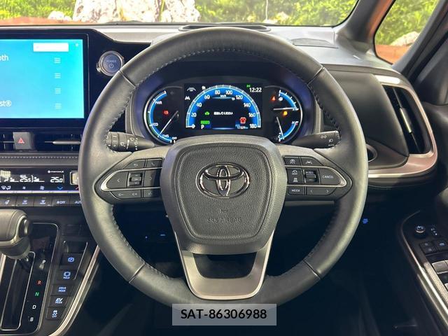Toyota VOXY 2023-02 8363149-11