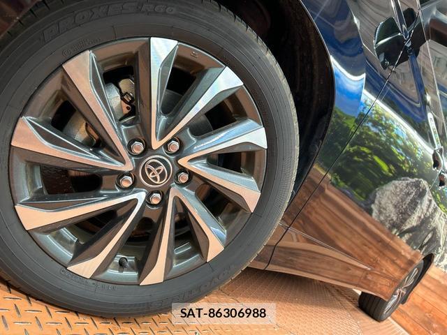 Toyota VOXY 2023-02 8363149-13