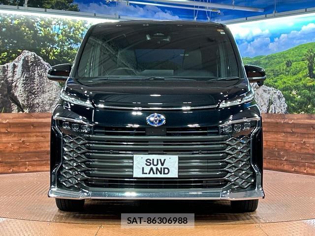 Toyota VOXY 2023-02 8363149-14