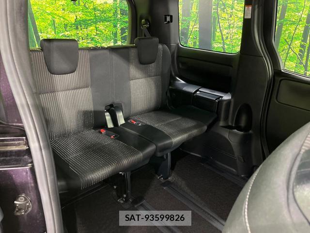 Toyota VOXY 2017-07 8363162-10