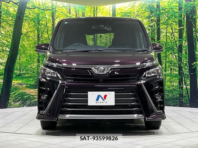 Toyota VOXY 2017-07 8363162-15