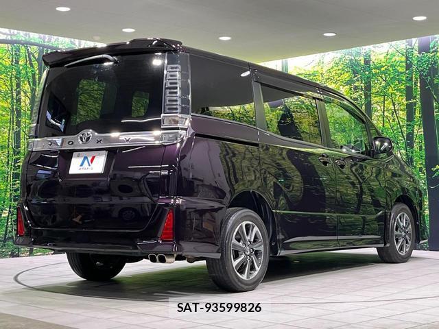Toyota VOXY 2017-07 8363162-18