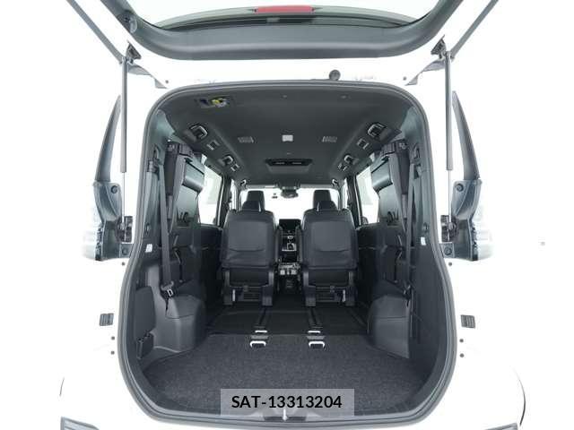 Toyota VOXY 2025-10 8363167-9