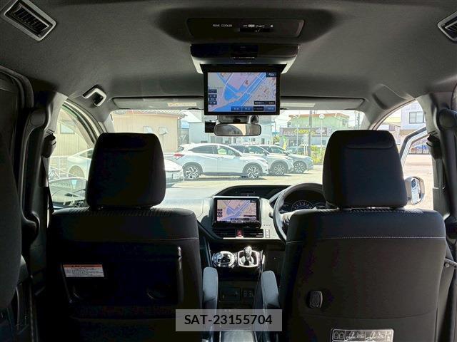 Toyota VOXY 2018-02 8363185-12