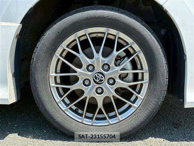 Toyota VOXY 2018-02 8363185-15