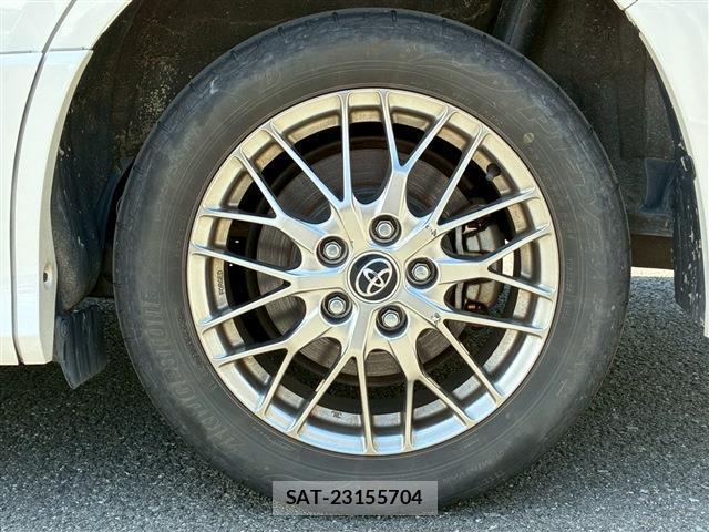 Toyota VOXY 2018-02 8363185-17