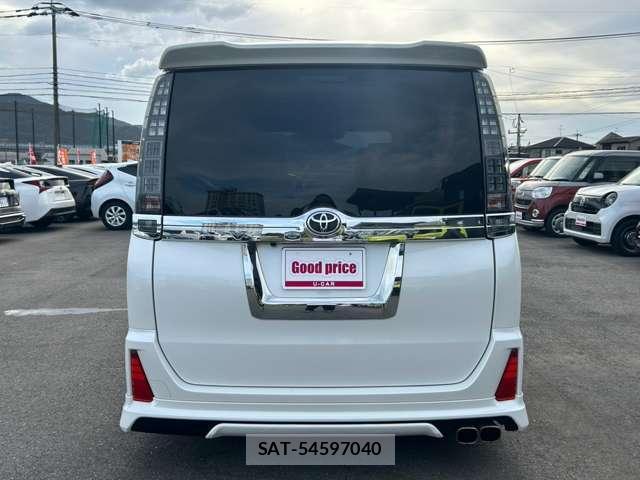 Toyota VOXY 2016-09 8363197-1