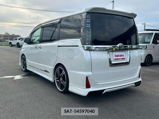 Toyota VOXY 2016-09 8363197-14