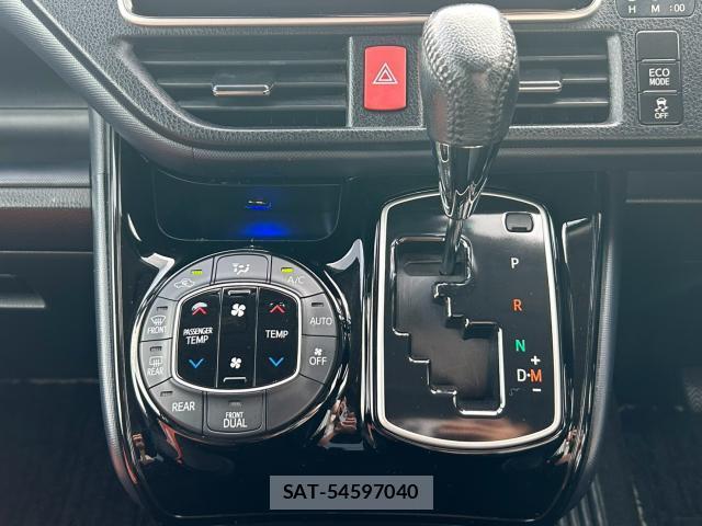 Toyota VOXY 2016-09 8363197-15