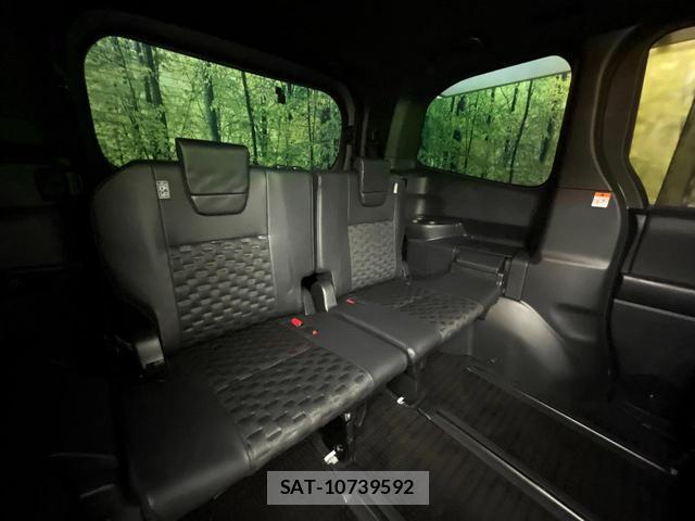 Toyota VOXY 2025-07 8363239-10