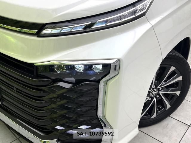 Toyota VOXY 2025-07 8363239-13