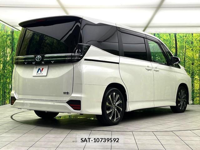 Toyota VOXY 2025-07 8363239-18
