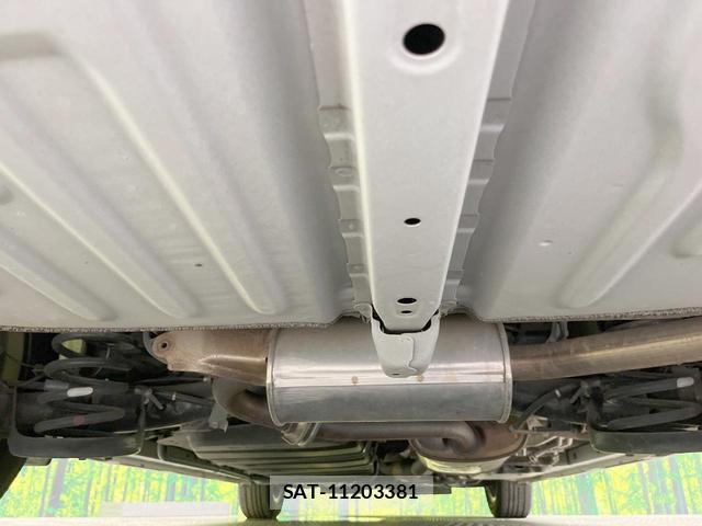 Toyota VOXY 2020-03 8363315-19