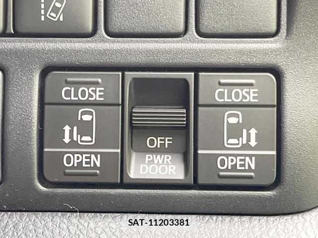 Toyota VOXY 2020-03 8363315-2