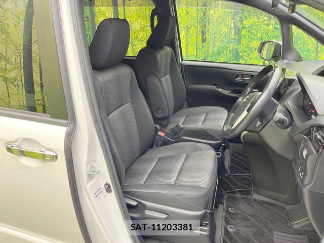Toyota VOXY 2020-03 8363315-7