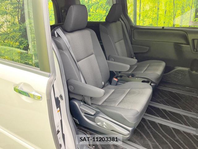 Toyota VOXY 2020-03 8363315-8