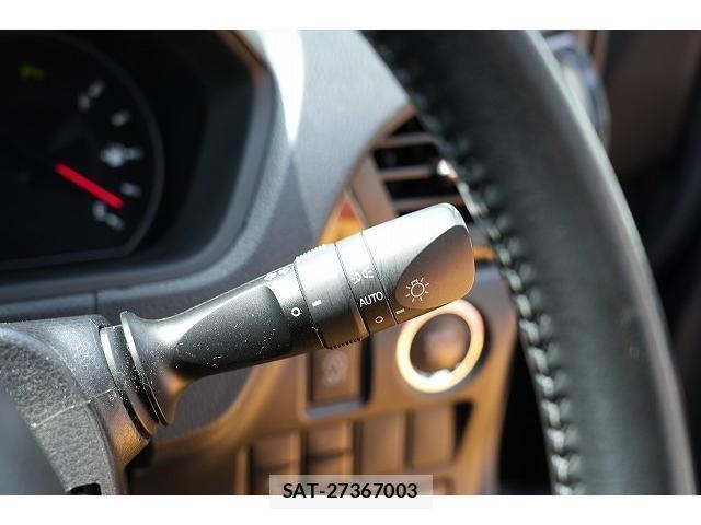 Toyota VOXY 2019-08 8363379-10