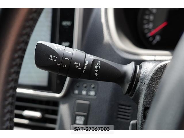 Toyota VOXY 2019-08 8363379-13