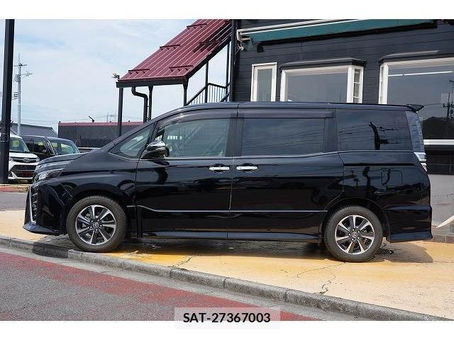 Toyota VOXY 2019-08 8363379-17