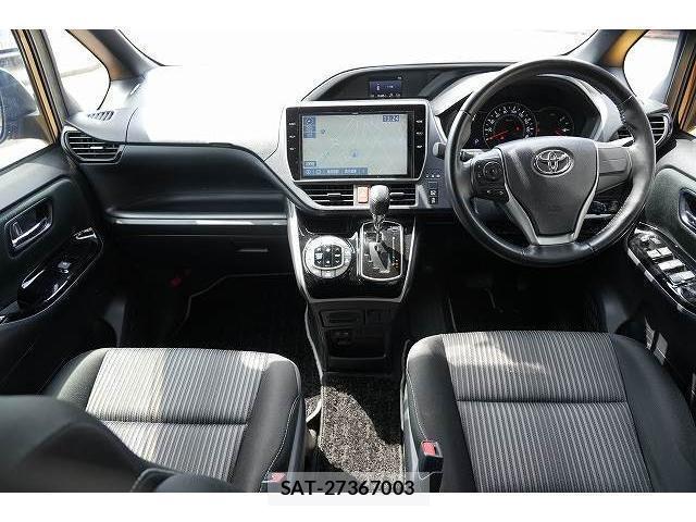 Toyota VOXY 2019-08 8363379-3
