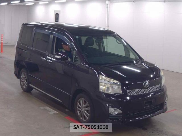 Toyota VOXY 2013-09 8363426-0