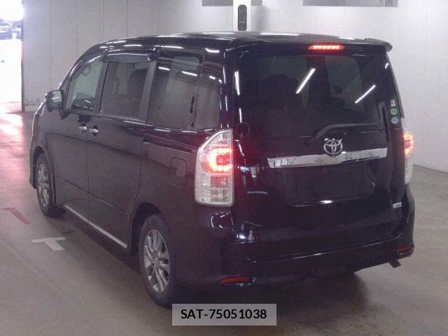 Toyota VOXY 2013-09 8363426-1
