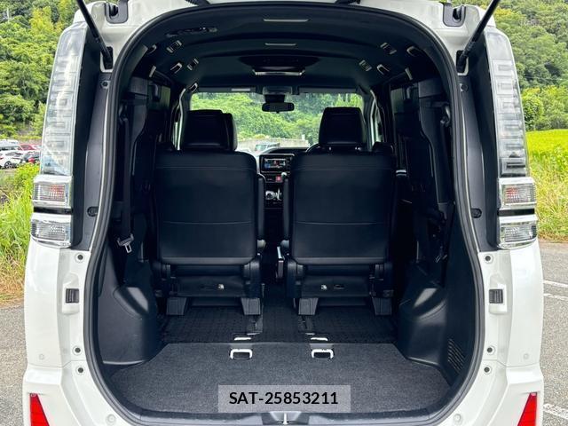 Toyota VOXY 2021-09 8363437-11