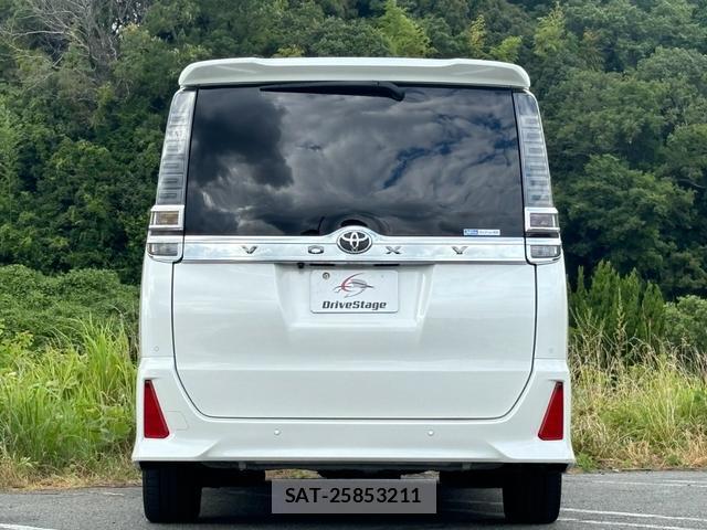 Toyota VOXY 2021-09 8363437-18