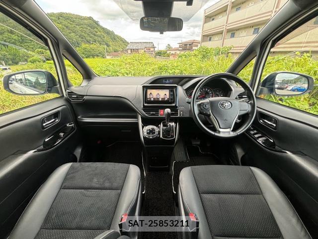 Toyota VOXY 2021-09 8363437-2
