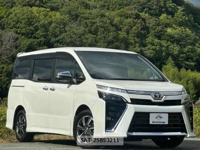 Toyota VOXY 2021-09 8363437-7