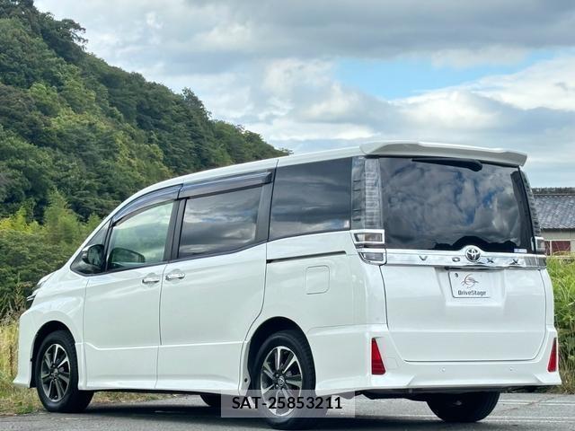 Toyota VOXY 2021-09 8363437-8