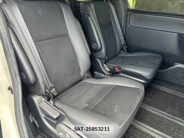 Toyota VOXY 2021-09 8363437-9