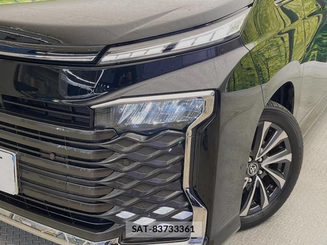 Toyota VOXY 2025-09 8363555-12