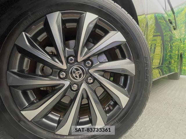 Toyota VOXY 2025-09 8363555-13